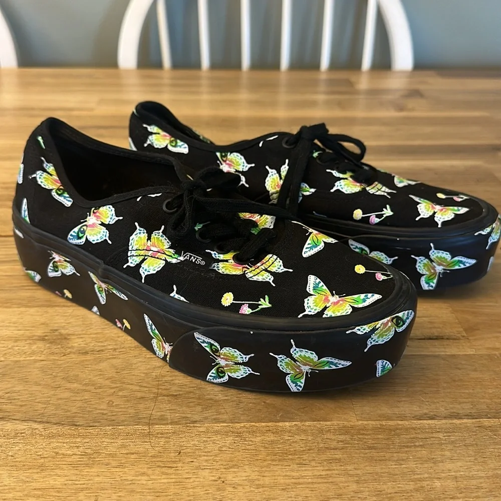 VANS AUTHENTIC STACKFORM PLATFORM SNEAKERS